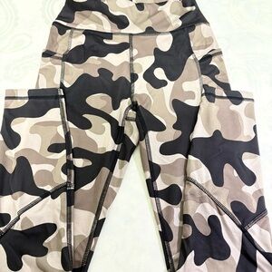Gottex Camouflage Leggings in Black, Tan, and Cream